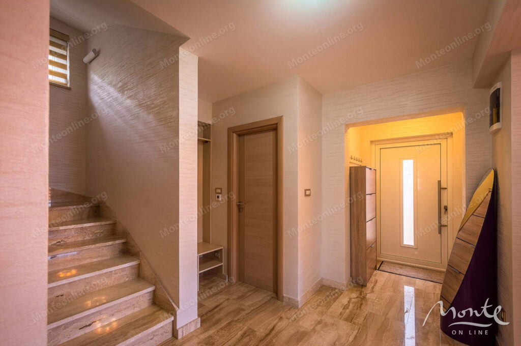 villa torino s 5 spalnjami i bassejnom v krashichi 18