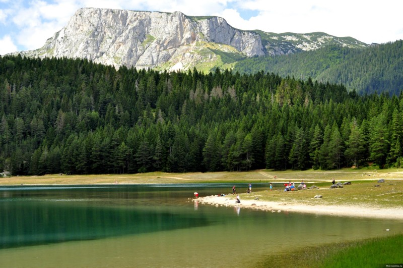 Дурмитор черное озеро. Дурмитор национальный парк. Дурмитор Черногория. Черногорский национальный парк "Дурмитор". Это озеро привлекает туристов