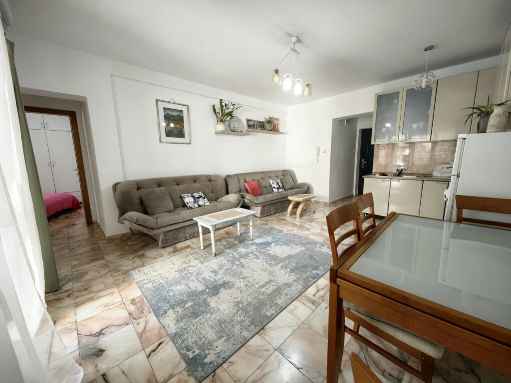 uyutnaya kvartira s 2 spalnyami v zhivopisnom rajone velii vinogradi budva 12