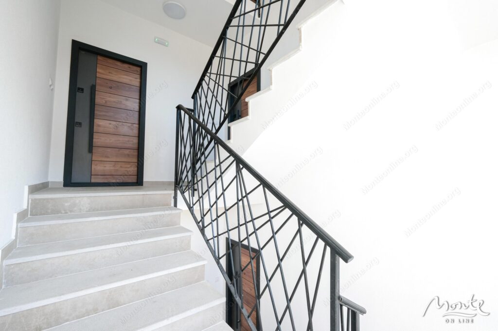 Apartament 2sp Tivat 01