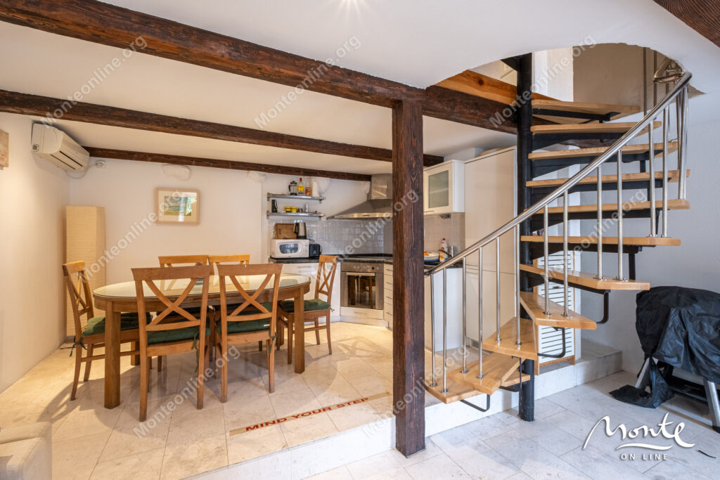 ocharovatelnyj kamennyj dom v neskolkih shagah ot morya v peraste 06