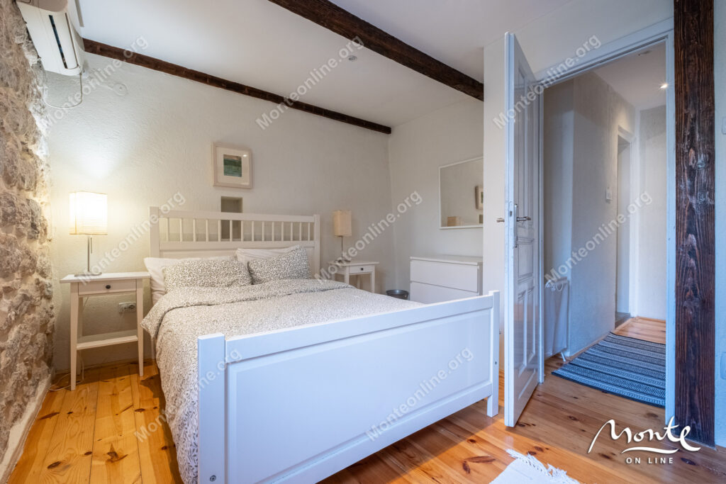 ocharovatelnyj kamennyj dom v neskolkih shagah ot morya v peraste 11