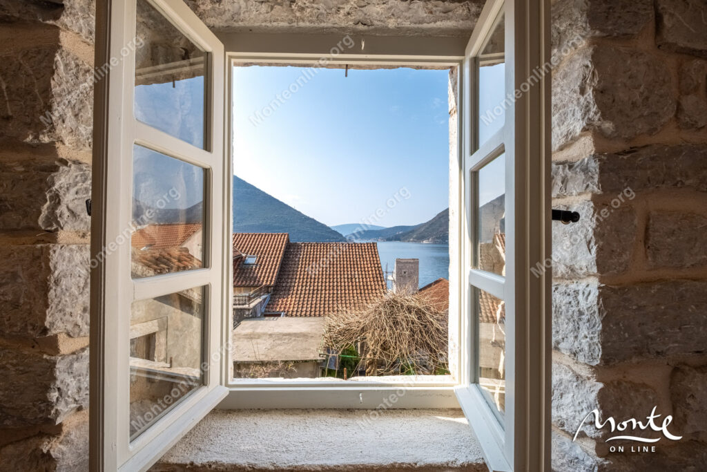 ocharovatelnyj kamennyj dom v neskolkih shagah ot morya v peraste 23