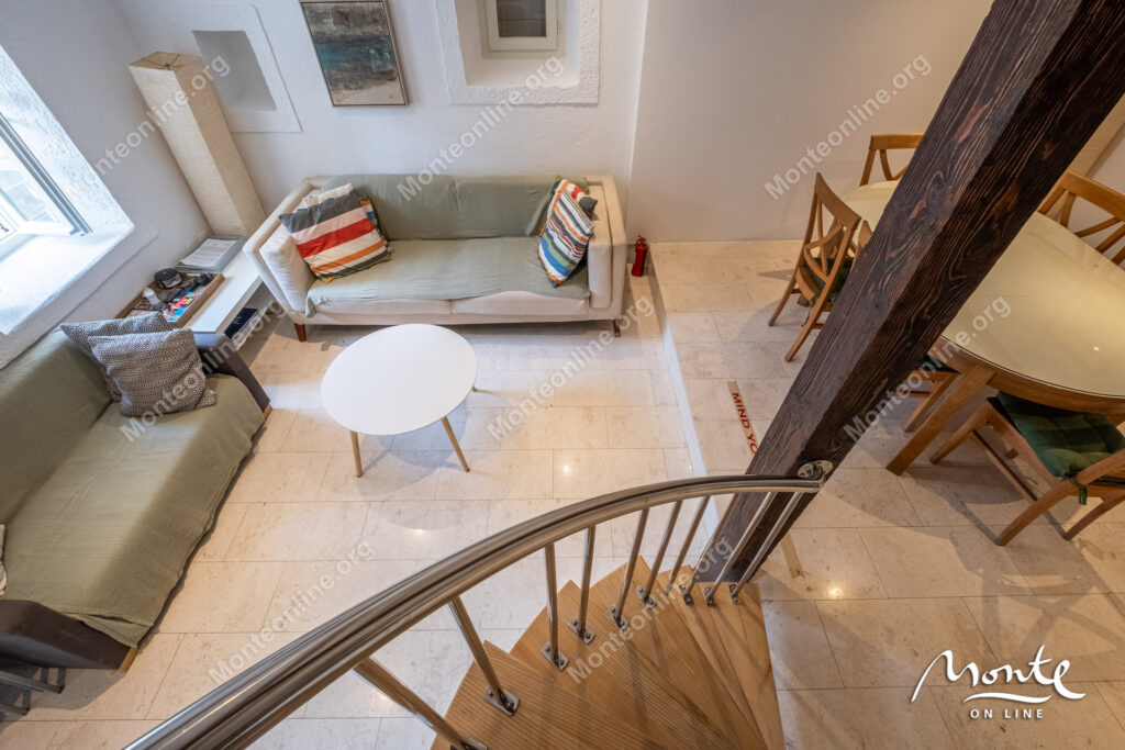 ocharovatelnyj kamennyj dom v neskolkih shagah ot morya v peraste 28