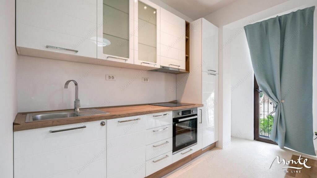 kvartira s 1 spalnej v novom dome v czentre tivata 13