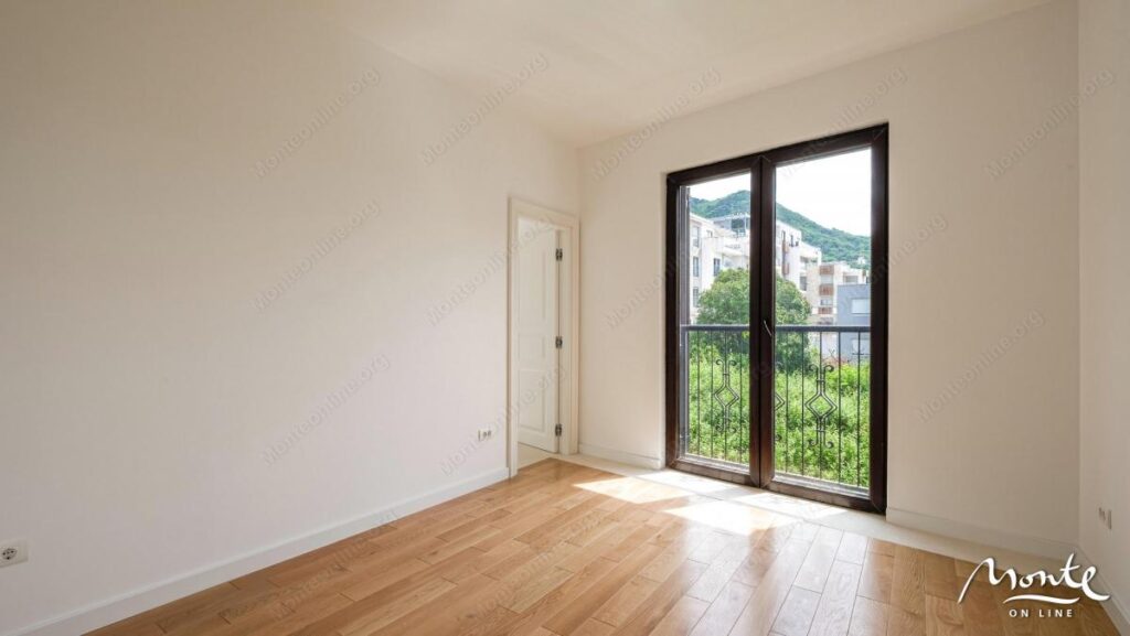 kvartira s 1 spalnej v novom dome v czentre tivata 20