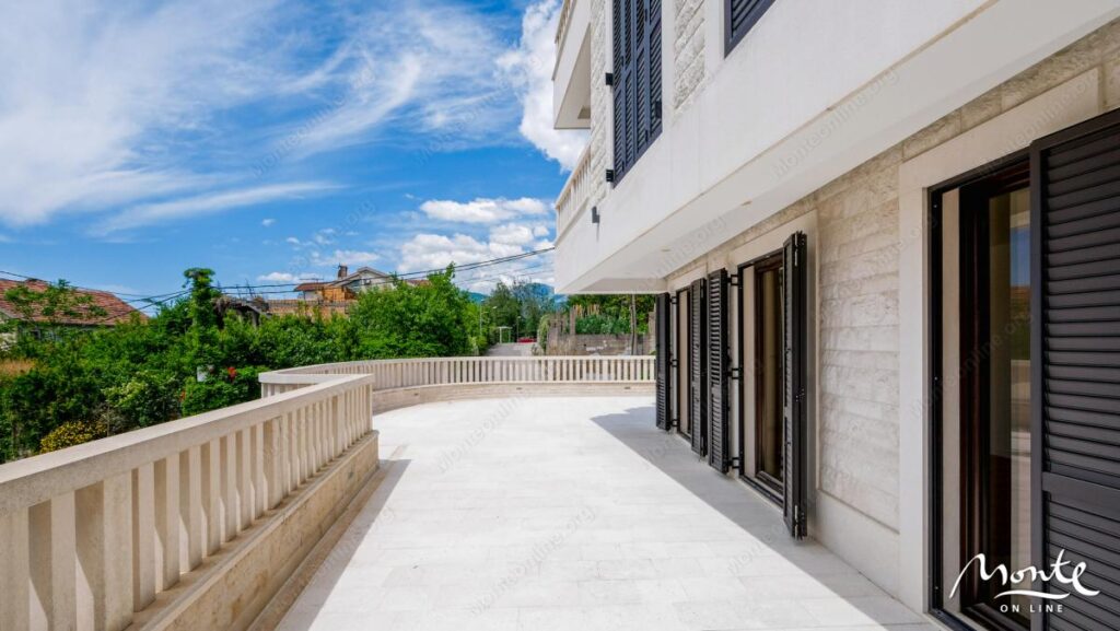 kvartira s 1 spalnej v novom dome v czentre tivata 30