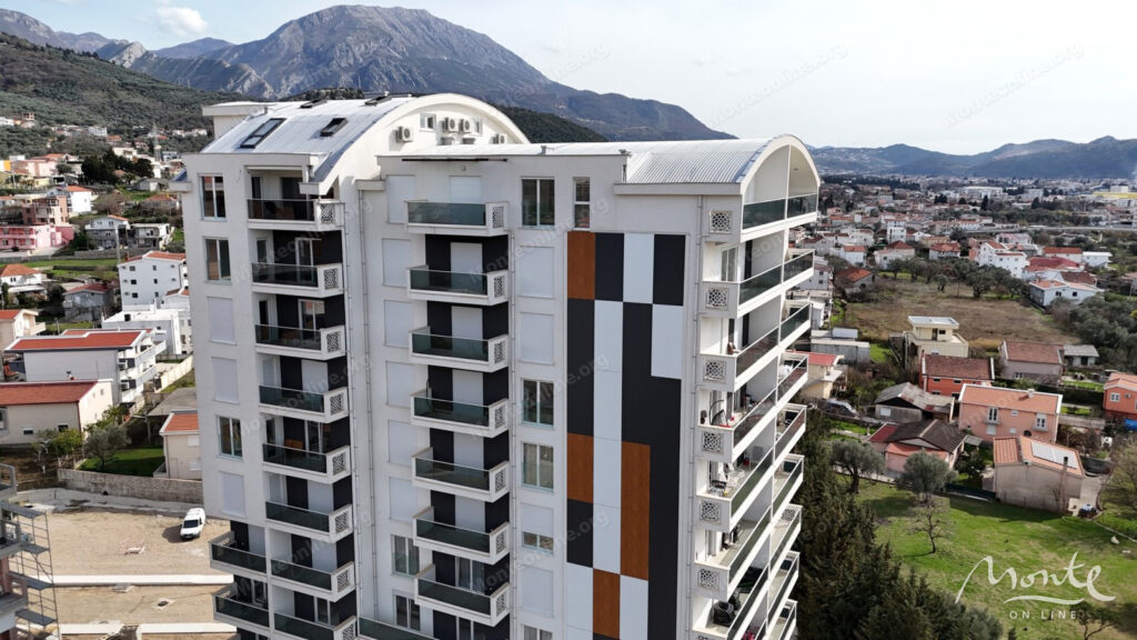 kvartira s 2 spalnyami v novom komplekse s bascejnom v bare 15