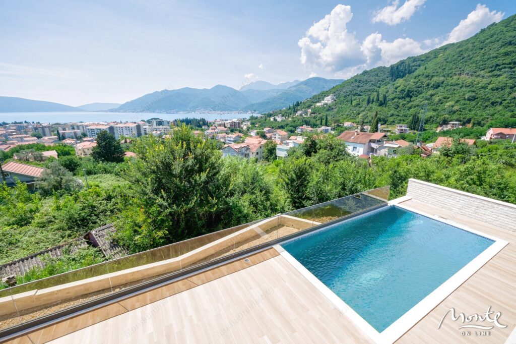 Villa s basseynom Tivat 03