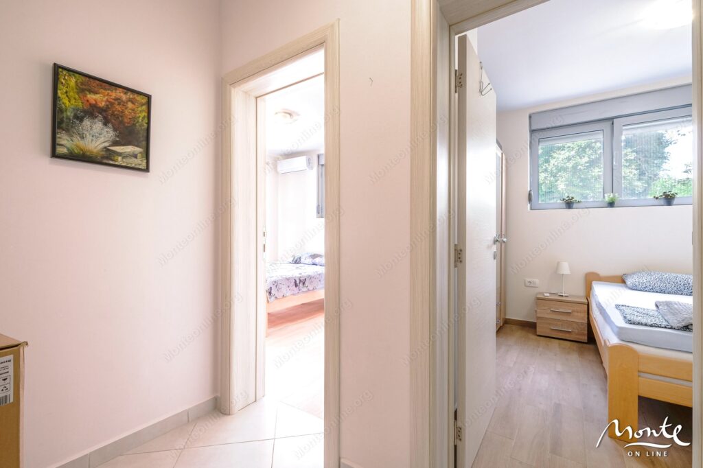 Apartament 2sp PodKuk Tivat 06