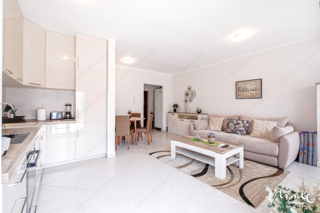 Apartament 2sp PodKuk Tivat 30