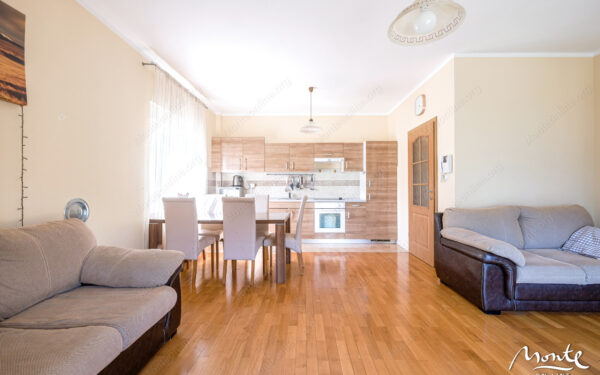 Apartament 2sp Prcanj 12