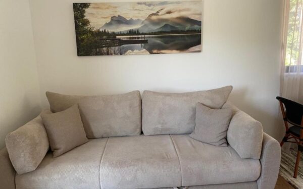 uyutnyj mini otel s bassejnom i sadom v lastve grbalskoj 23