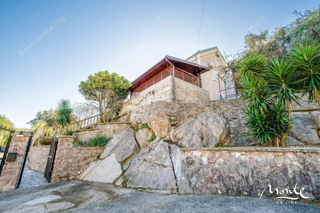 Villa 4 sp Kamenari 02