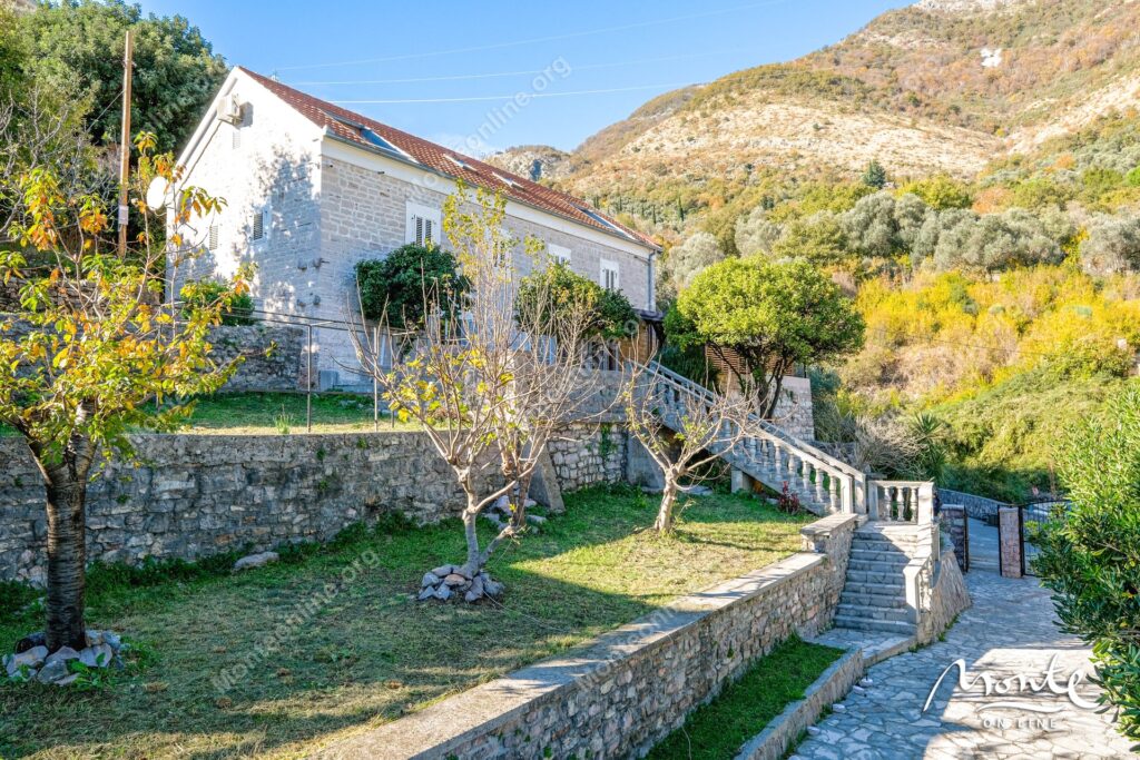 Villa 4 sp Kamenari 06