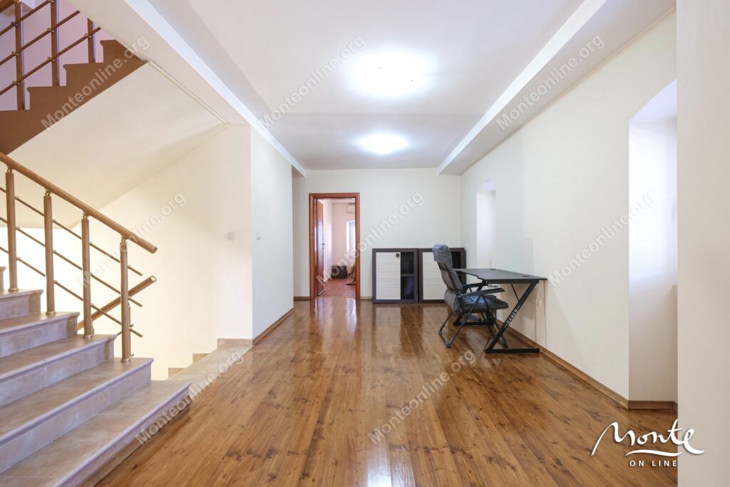Villa 4 sp Kamenari 44
