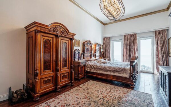 villa s potryasayushhim dizajnom i vidom na more v pos rezhevichi 01