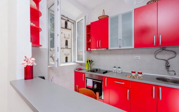 96121809 406c 401b 81b1 96a2c943874d