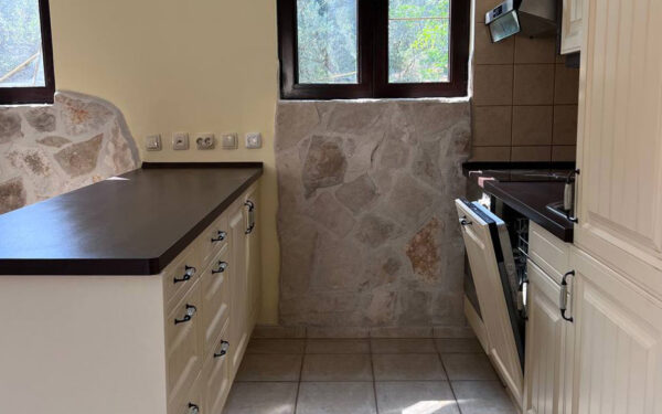 prostornaya 2 spalnaya kvartira s dvumya terrasami i vidom na zaliv v komplekse s bassejnom prchan 19