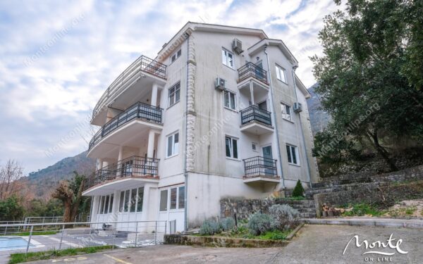 Apartament 2 sp Prcanj 36