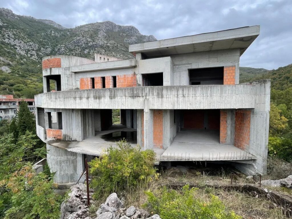 dom na skale s vidom na more v bulyaricze 07