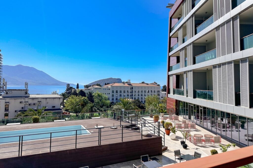 kommercheskoe pomeshhenie s arendnym dohodom v komplekse tq plaza budva 11