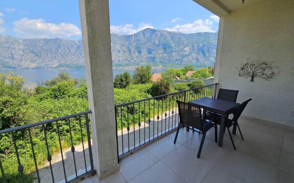 velikolepnye apartamenty s 1 spalnej v zhivopisnom prchane s vidom na kotorskij zaliv 07