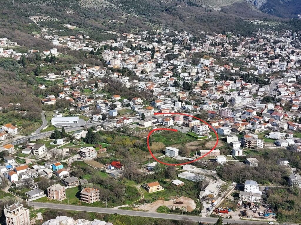 chetyre urbanizirovannyh uchastka pod zastrojku v sutomore 01