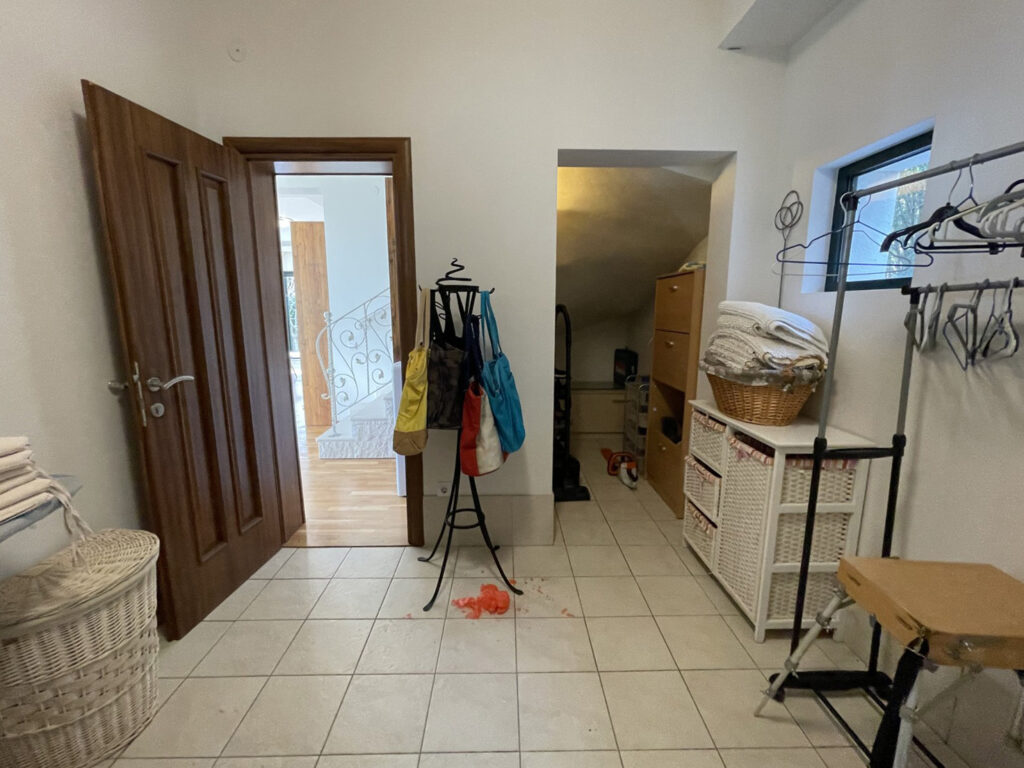 elegantnaya villa na vysote s zhivopisnymi morskimi pejzazhami v herczeg novi 15