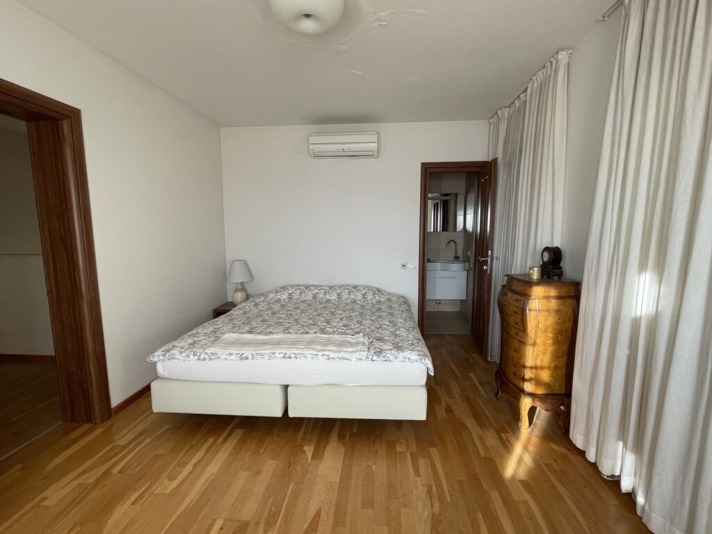 elegantnaya villa na vysote s zhivopisnymi morskimi pejzazhami v herczeg novi 19