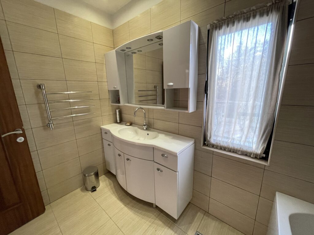 elegantnaya villa na vysote s zhivopisnymi morskimi pejzazhami v herczeg novi 28