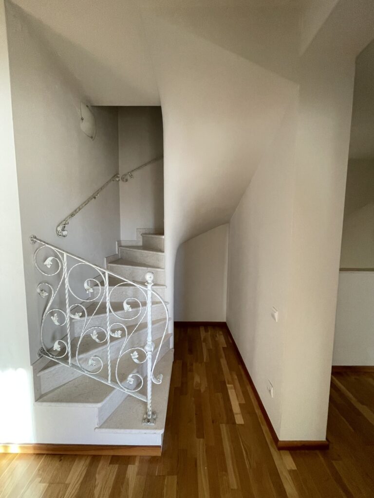 elegantnaya villa na vysote s zhivopisnymi morskimi pejzazhami v herczeg novi 29