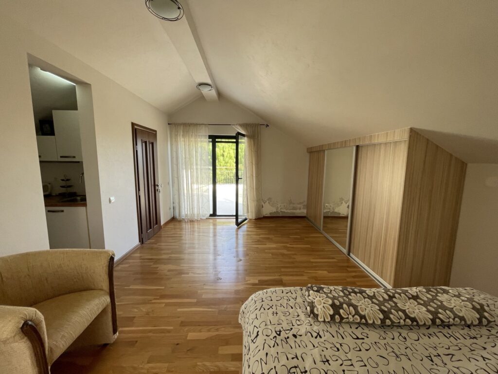 elegantnaya villa na vysote s zhivopisnymi morskimi pejzazhami v herczeg novi 32