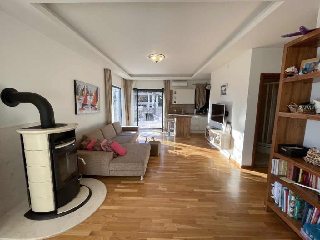 elegantnaya villa na vysote s zhivopisnymi morskimi pejzazhami v herczeg novi 35