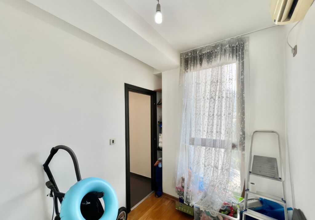 prekrasnaya 2 spalnaya kvartira v czentre budvy vsego v 150 metrah ot morya 17