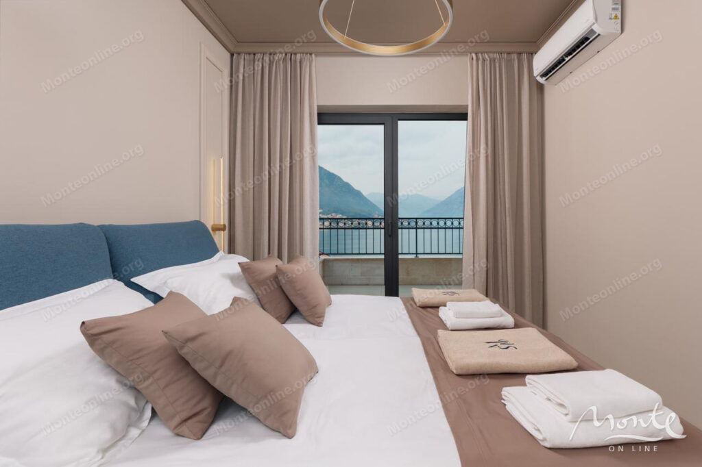 roskoshnyj penthaus s 3 spalnyami v zhivopisnoj dobrote naprotiv czerkvi svyatogo matiya 07