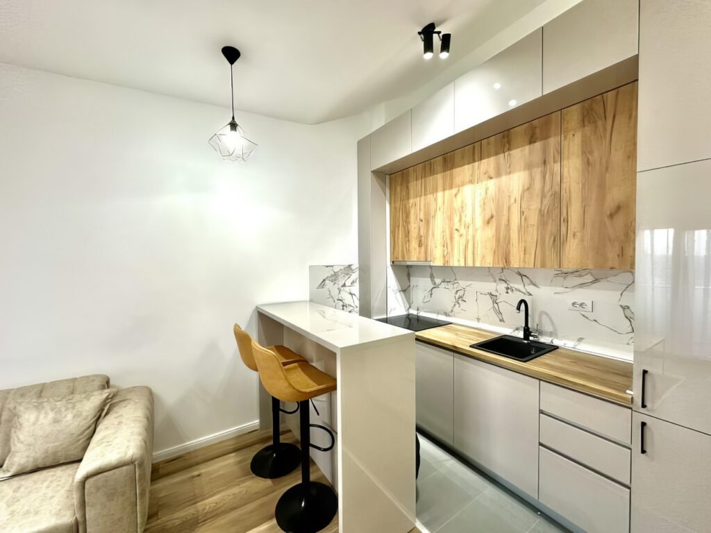 sovremennyj odnokomnatnyj apartament v novostrojke podgoricza 02