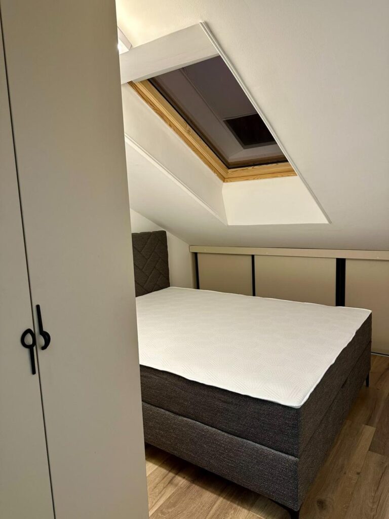 sovremennyj odnokomnatnyj apartament v novostrojke podgoricza 06