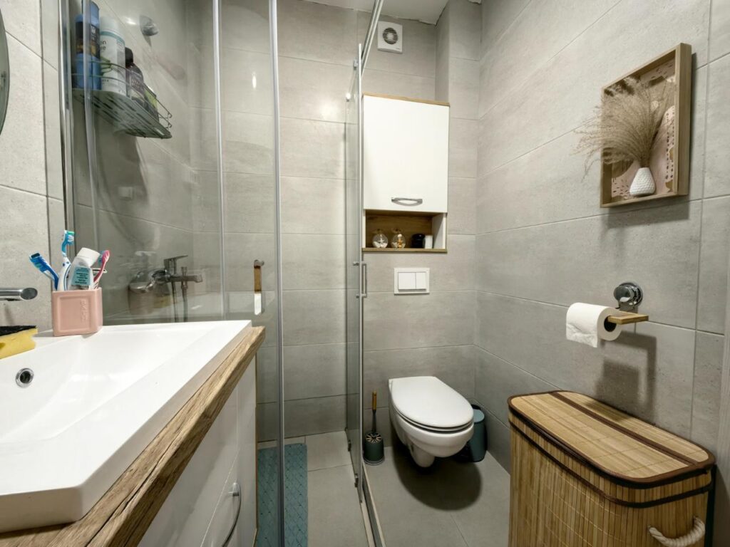 stilnyj 1 komnatnyj apartament v novom dome v podgoricze 06