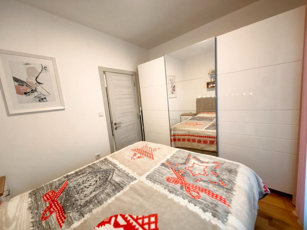 stilnyj 1 komnatnyj apartament v novom dome v podgoricze 10
