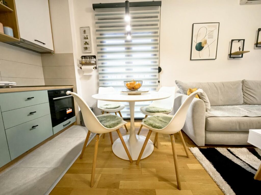 stilnyj 1 komnatnyj apartament v novom dome v podgoricze 11
