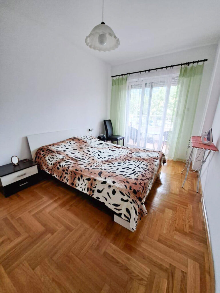 uyutnaya 1 spalnaya kvartira v budve ryadom so shkoloj i gipermarketom 01