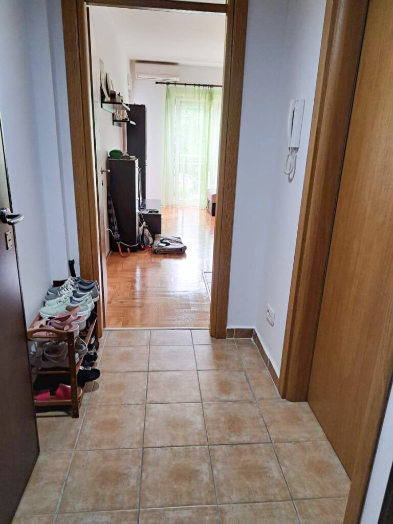 uyutnaya 1 spalnaya kvartira v budve ryadom so shkoloj i gipermarketom 03