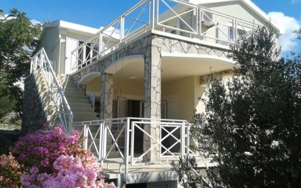 uyutnye doma v rybaczkom poselke bigovo s bassejnom olivkovoj roshhej i plyazhem ryadom 01