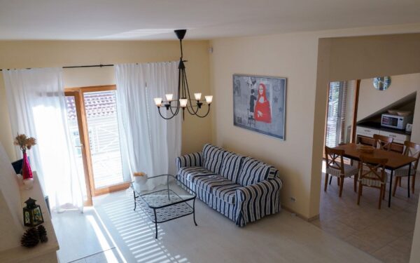 uyutnye doma v rybaczkom poselke bigovo s bassejnom olivkovoj roshhej i plyazhem ryadom 05