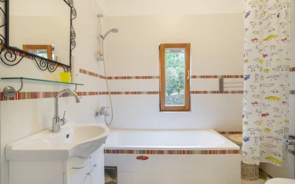 uyutnye doma v rybaczkom poselke bigovo s bassejnom olivkovoj roshhej i plyazhem ryadom 08