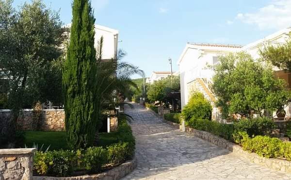 uyutnye doma v rybaczkom poselke bigovo s bassejnom olivkovoj roshhej i plyazhem ryadom 10