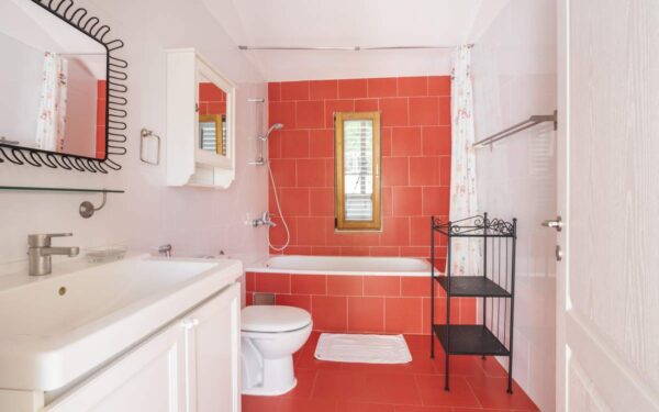 uyutnye doma v rybaczkom poselke bigovo s bassejnom olivkovoj roshhej i plyazhem ryadom 19