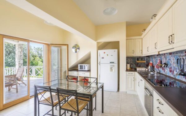 uyutnye doma v rybaczkom poselke bigovo s bassejnom olivkovoj roshhej i plyazhem ryadom 21