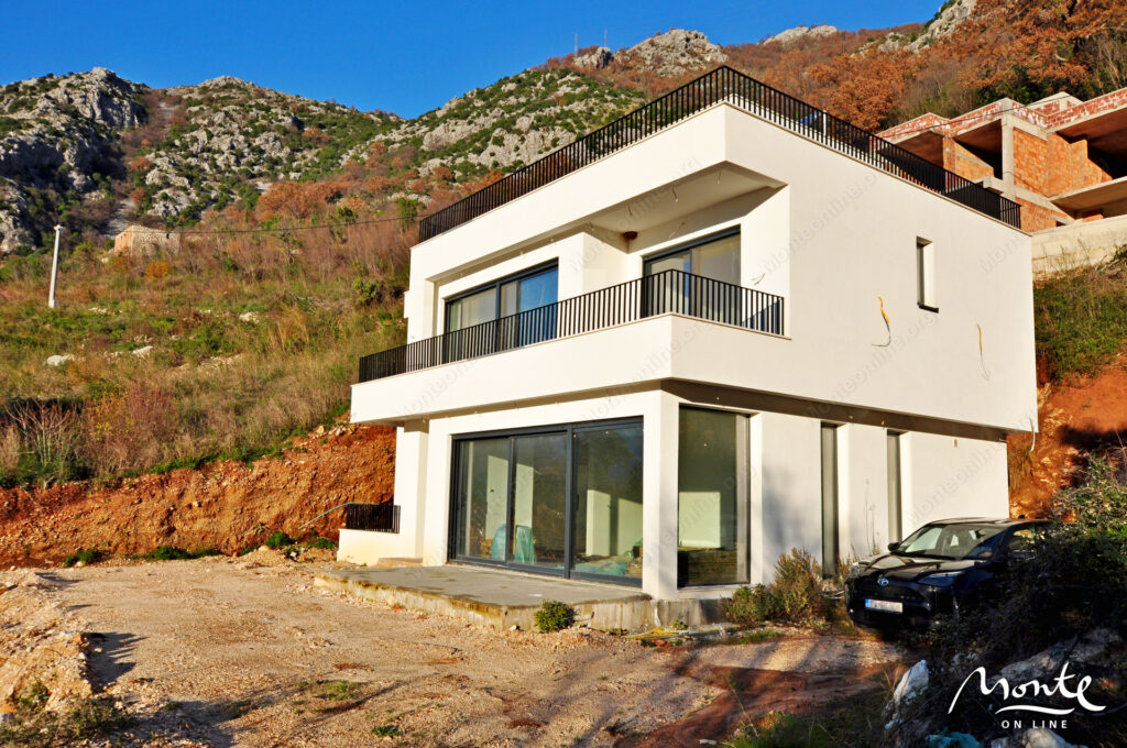3 etazhnaya villa s solnechnymi terrasami i garazhom v bulyaricze 01